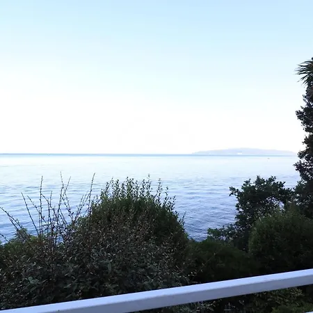 Villa Ljerka, Step To The Sea